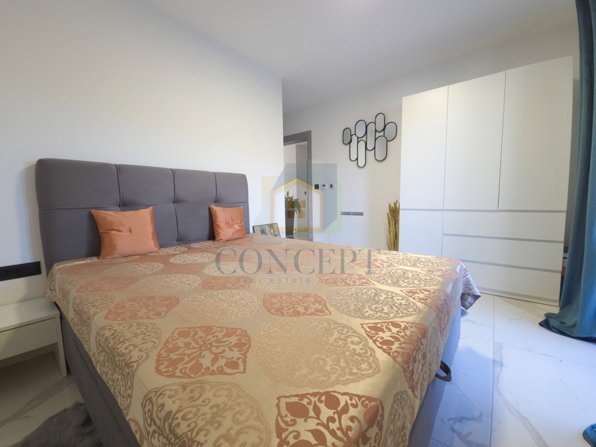 Poreč, okolica, moderna luksuzna vila s bazenom, 12 km od morja