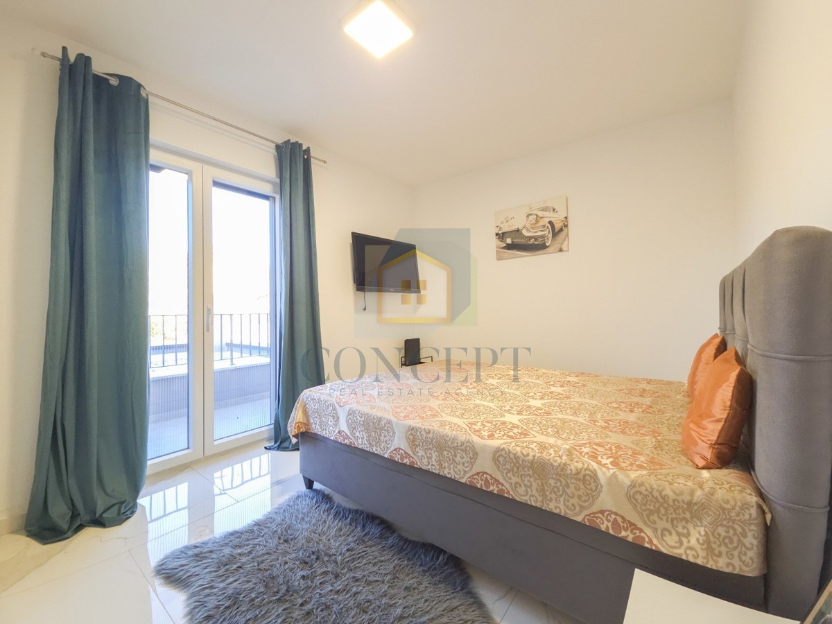 Poreč, okolica, moderna luksuzna vila s bazenom, 12 km od morja