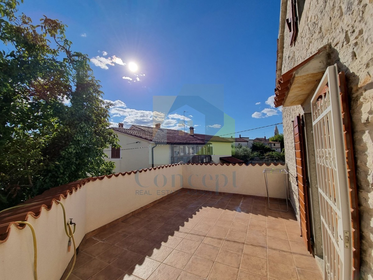 Poreč, Tar - EKSKLUZIVA AGENCIJE - Dve kamnite hiše 3 km od morja