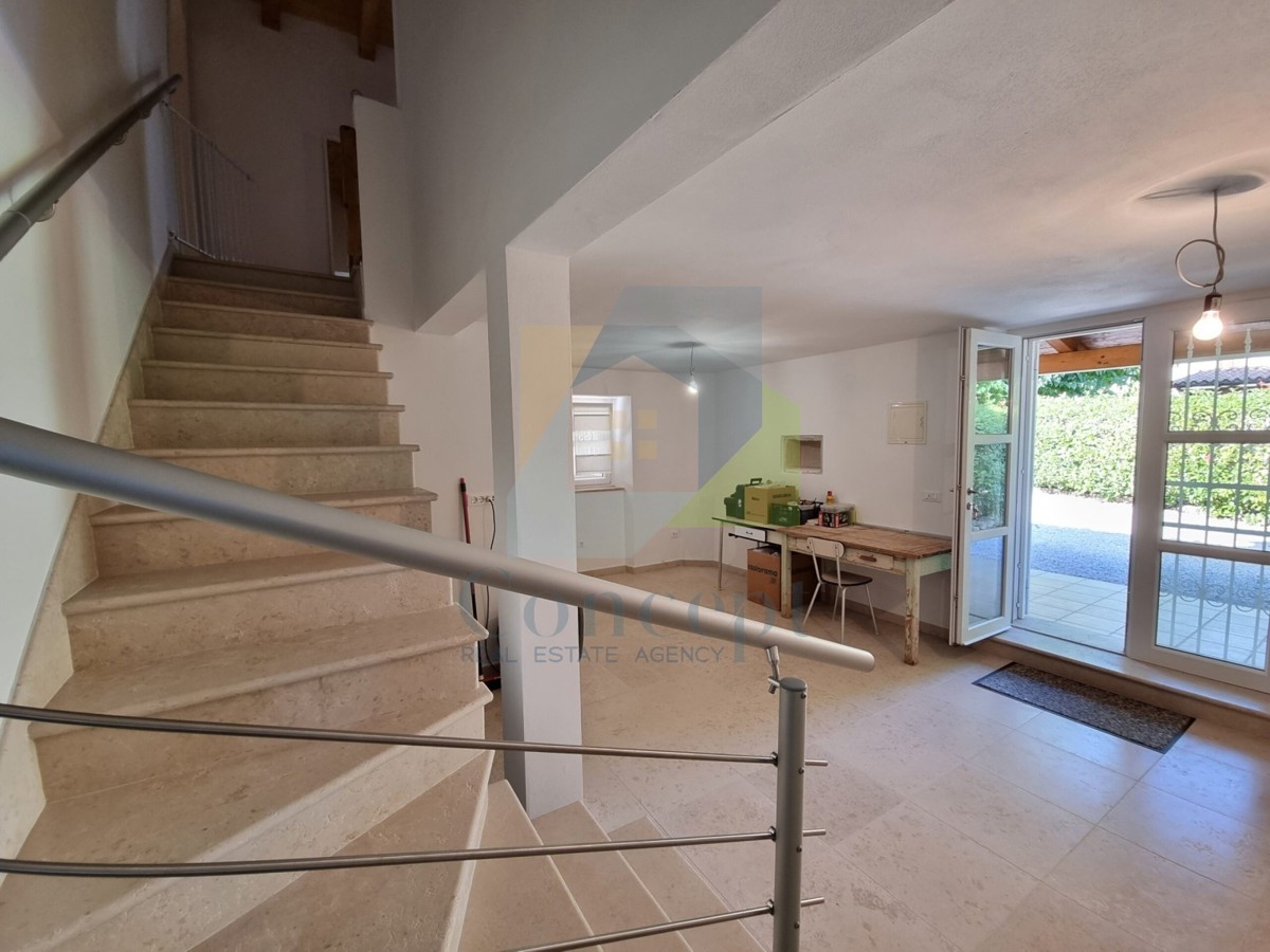 Poreč, Tar - EKSKLUZIVA AGENCIJE - Dve kamnite hiše 3 km od morja