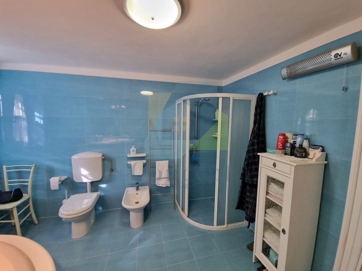 Poreč, Tar - EKSKLUZIVA AGENCIJE - Dve kamnite hiše 3 km od morja