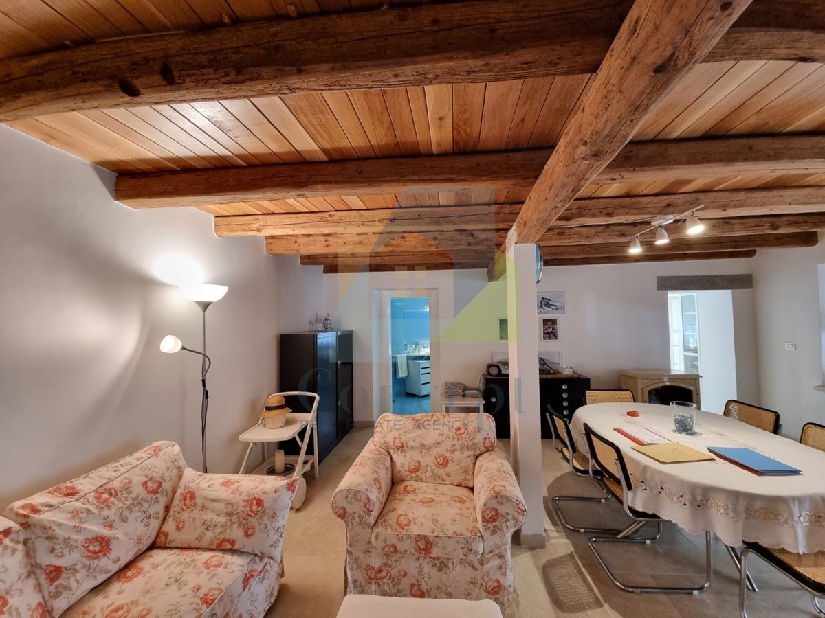 Poreč, Tar - EKSKLUZIVA AGENCIJE - Dve kamnite hiše 3 km od morja