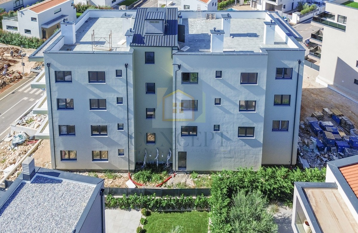 Poreč, okolica, Stan na drugem nadstropju s pogledom na morje, 1500 m od morja