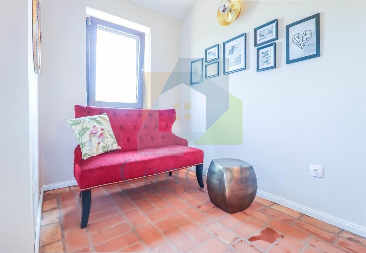 Poreč, okolica, Kamena hiša s bazenom in 4 spalnice 12 km od morja