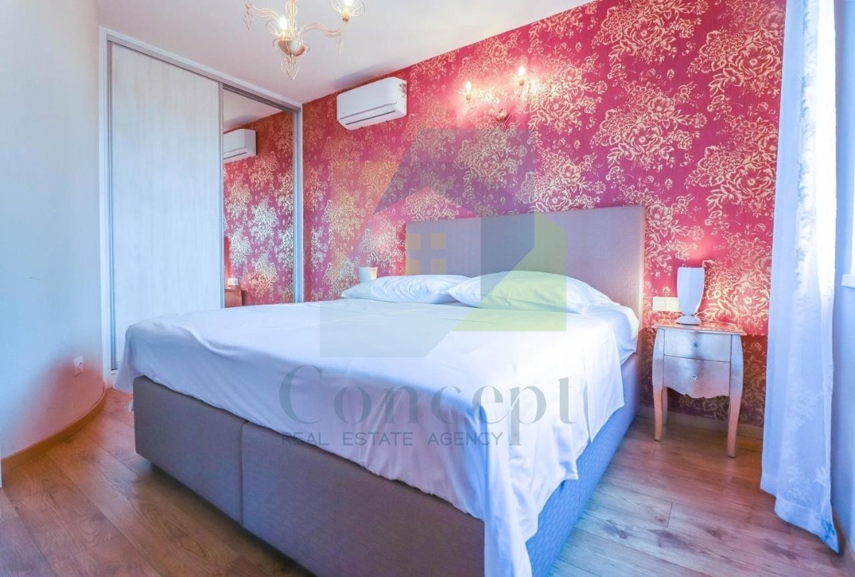 Poreč, okolica, Kamena hiša s bazenom in 4 spalnice 12 km od morja