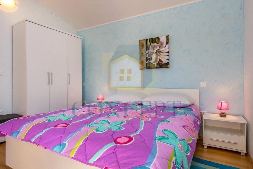 Poreč, okolica, Samostoječa hiša s bazenom na mirni lokaciji, 19 km od morja