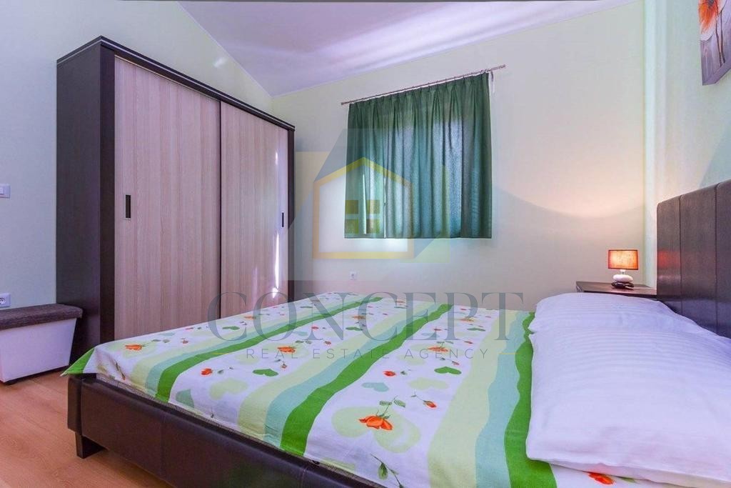 Poreč, okolica, Samostoječa hiša s bazenom na mirni lokaciji, 19 km od morja