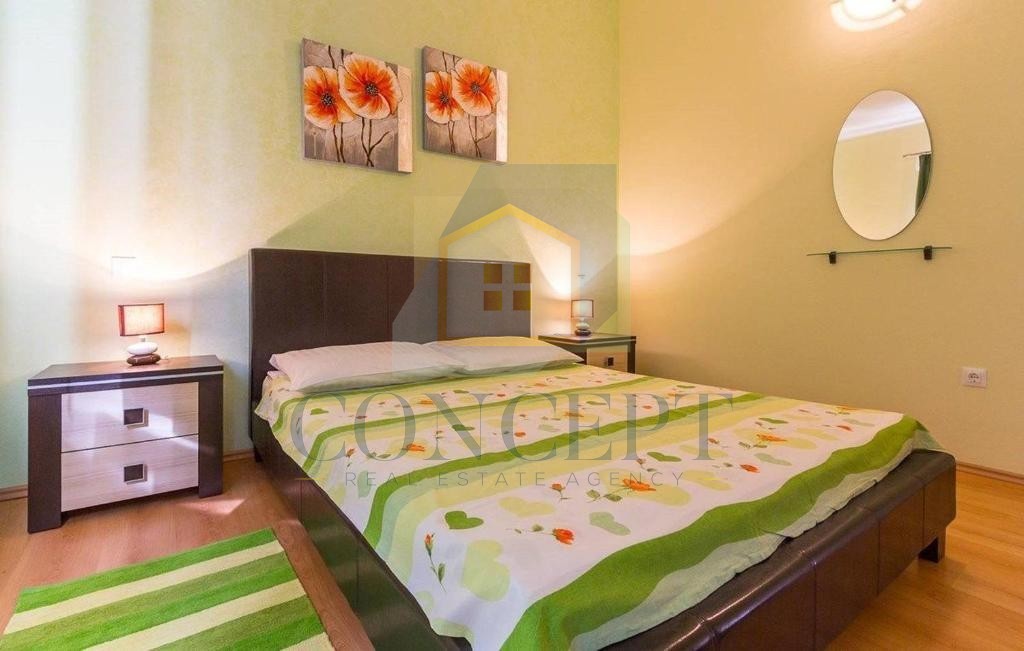 Poreč, okolica, Samostoječa hiša s bazenom na mirni lokaciji, 19 km od morja