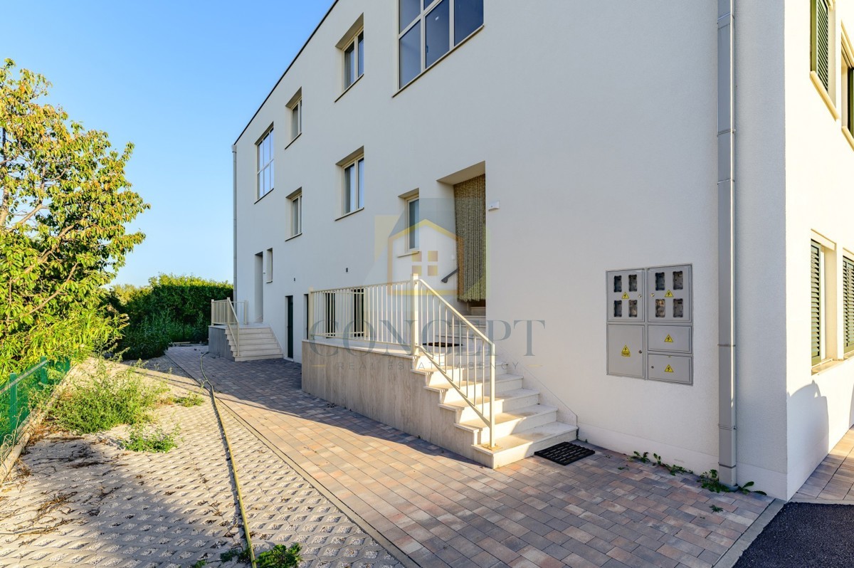 Poreč, Stan s 3 spalnice na luksuzni lokaciji, 500 m od morja