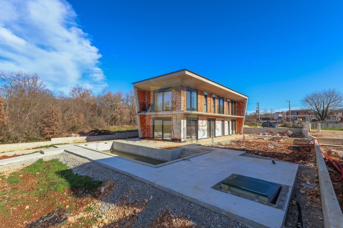 Poreč, okolica, moderna, luksuzna vila s bazenom, 12 km od morja