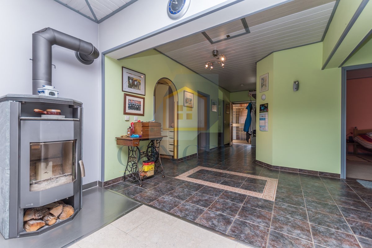 Poreč, okolica, Samostojeća hiša z veliko parcelo 6600 m2, 7 km od morja