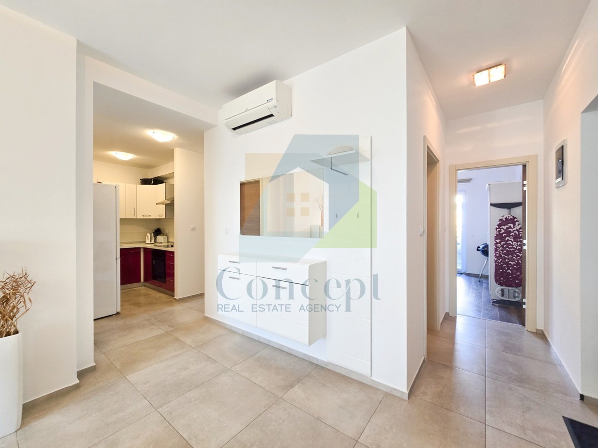 Poreč, okolica, Prekrasen stan s 3 spalnice in bazenom