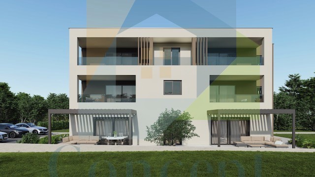 Poreč, širši center, luksuzno stanovanje v pritličju s parcelo 500 m od morja