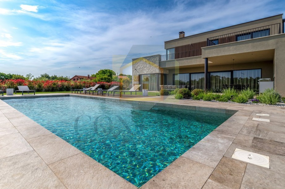 Poreč, okolica, čudovita moderna vila s bazenom in vrtom, 7 km od morja