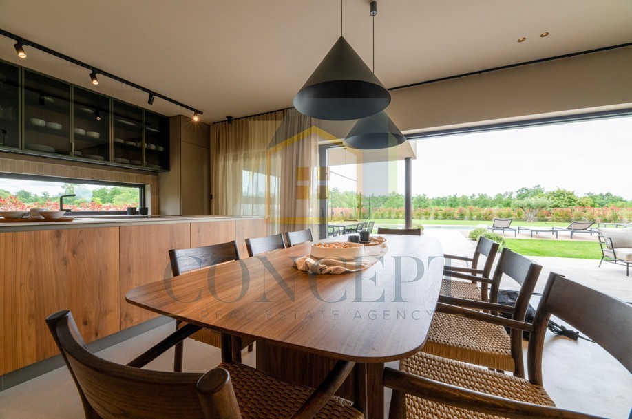 Poreč, okolica, čudovita moderna vila s bazenom in vrtom, 7 km od morja