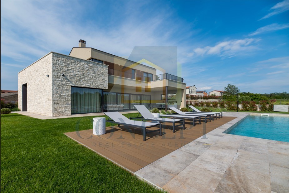 Poreč, okolica, čudovita moderna vila s bazenom in vrtom, 7 km od morja