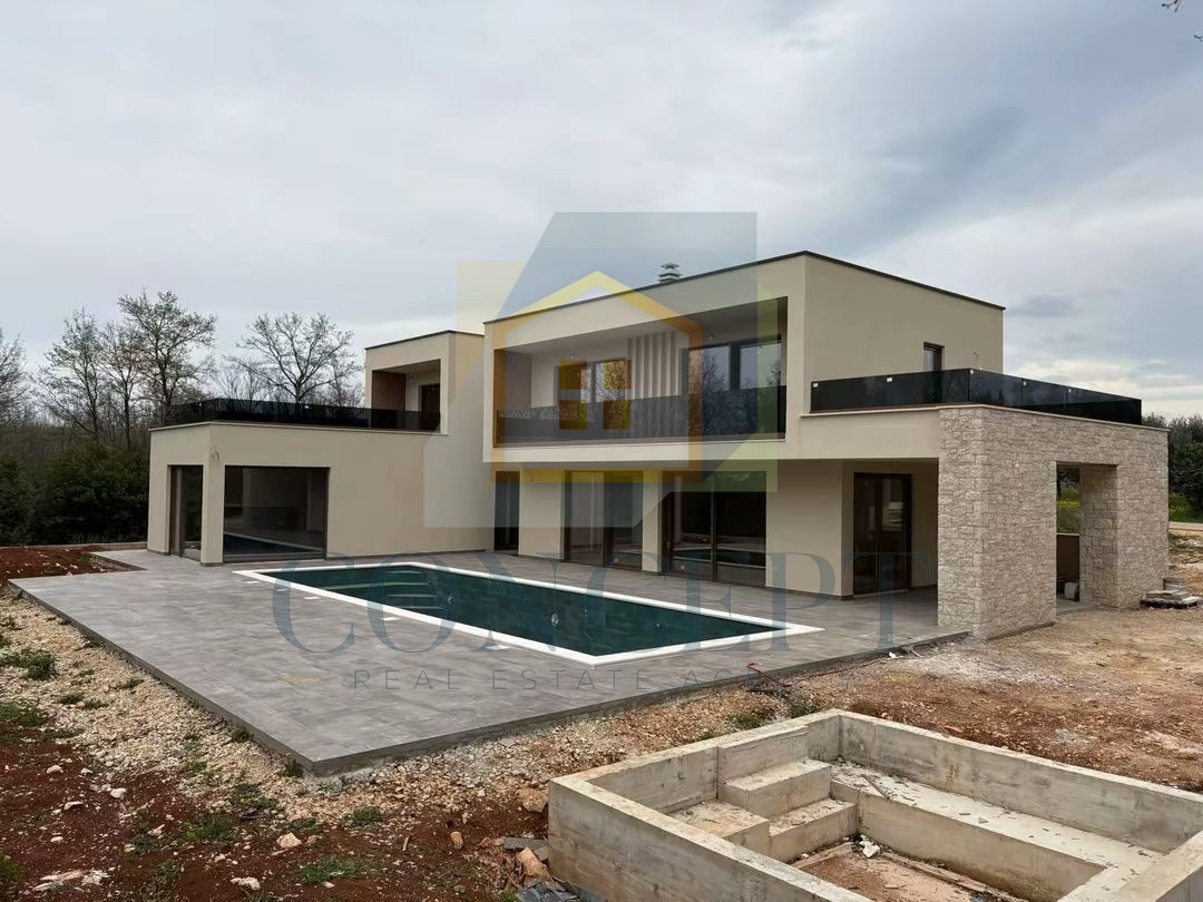 Poreč, okolica, moderna, luksuzna hiša na mirni lokaciji, 10 km od morja