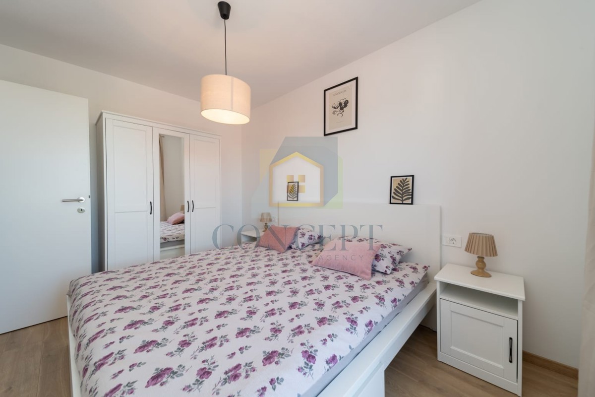 Novigrad, širši center, Stan v 2. nadstropju s pogledom na morje, 400 m od morja