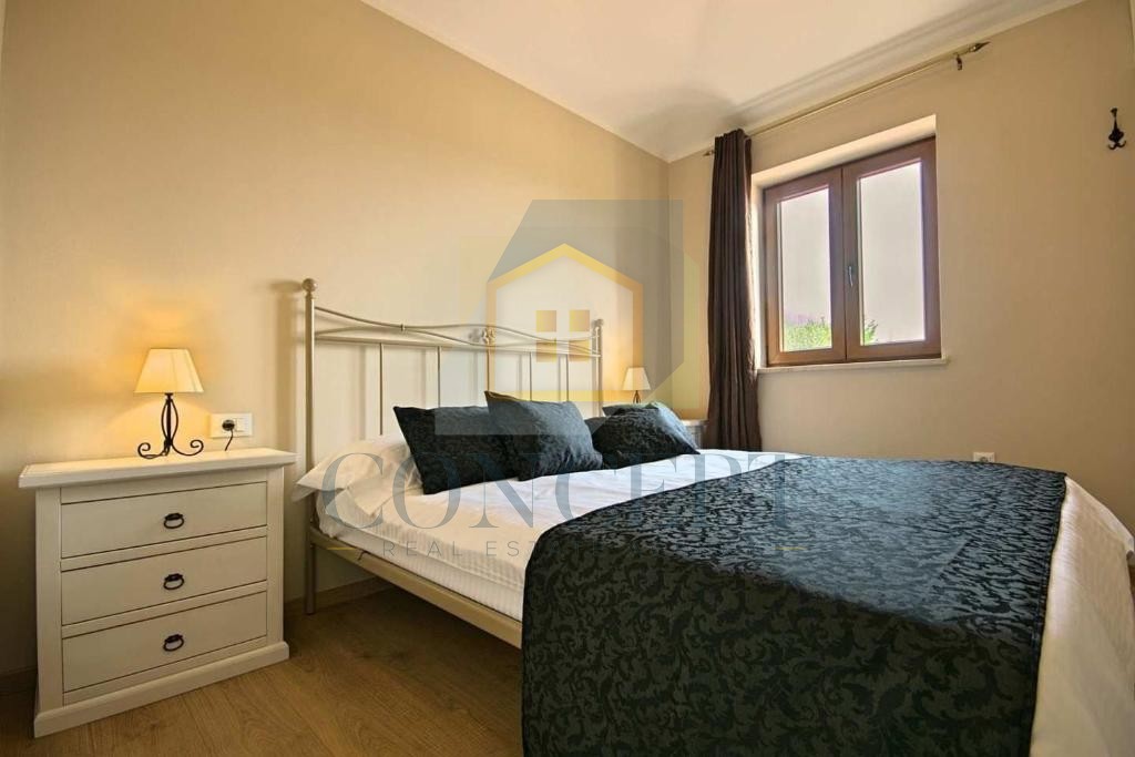 Poreč, okolica, Čudovita hiša s bazenom na mirni lokaciji, 5 km od morja