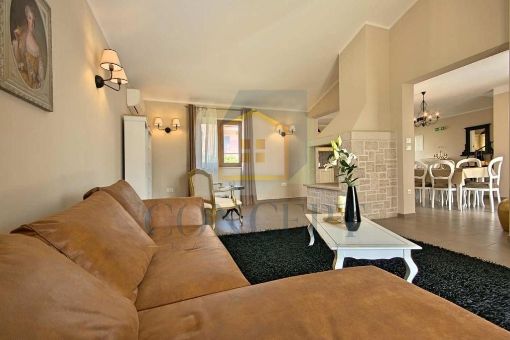 Poreč, okolica, Čudovita hiša s bazenom na mirni lokaciji, 5 km od morja