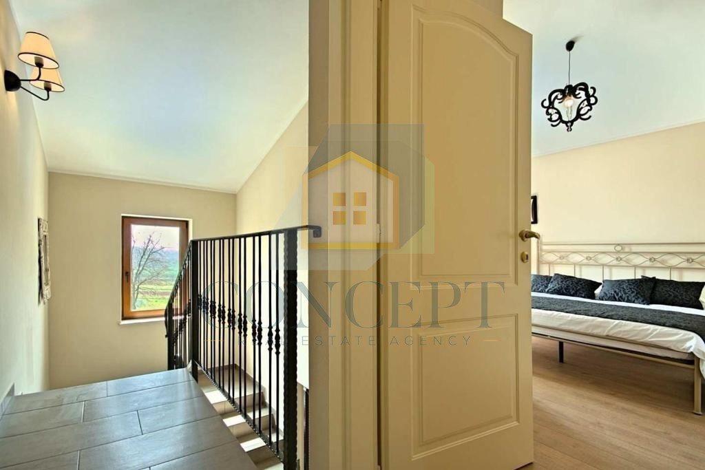 Poreč, okolica, Čudovita hiša s bazenom na mirni lokaciji, 5 km od morja