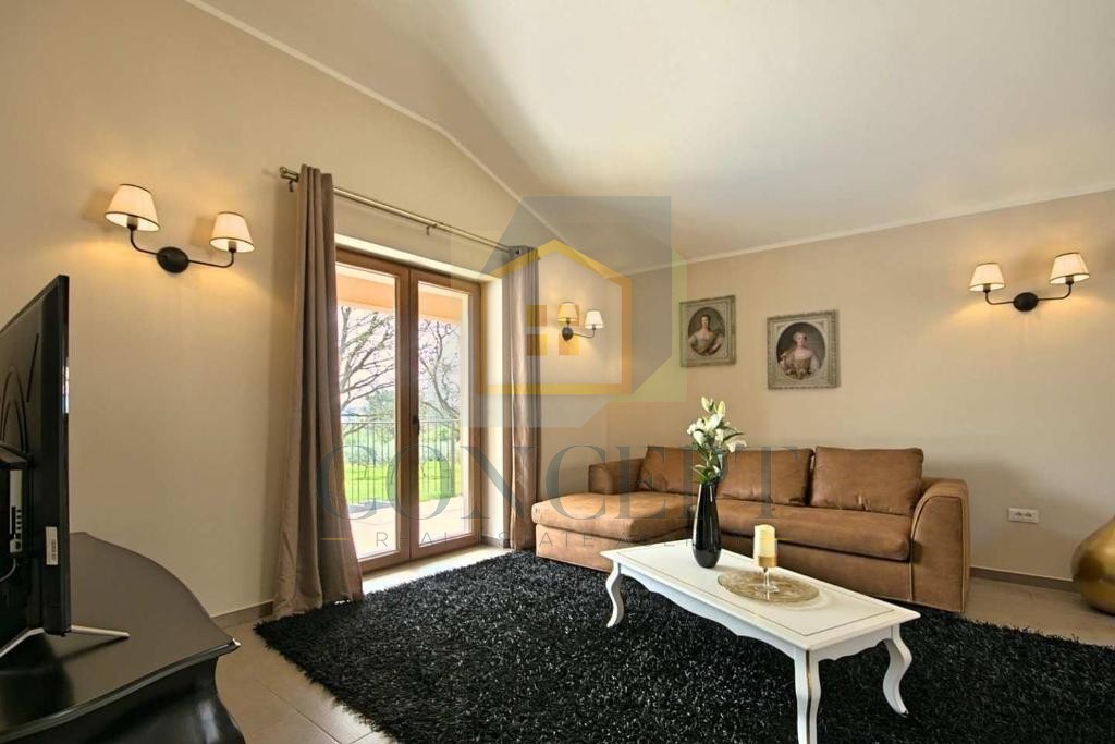 Poreč, okolica, Čudovita hiša s bazenom na mirni lokaciji, 5 km od morja