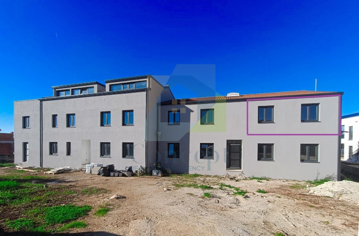 Poreč, okolica, Stan na prvem nadstropju z dvema spalnicama in pogledom na morje