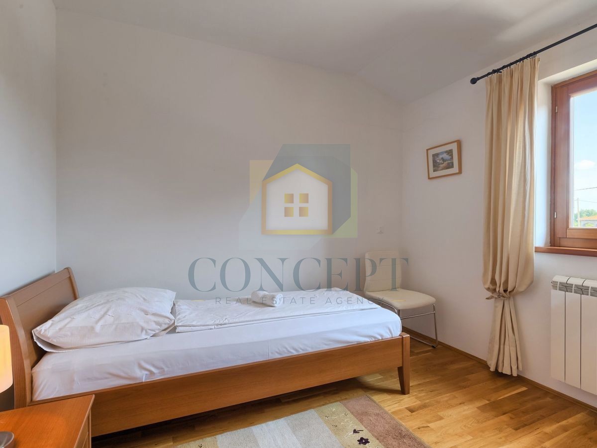 Poreč, okolica, Hiša s bazenom in pogledom na morje, 7 km od morja