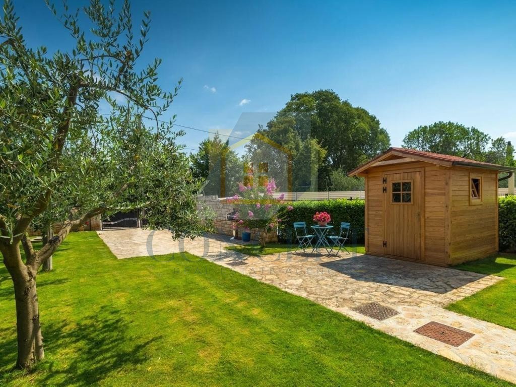 Poreč, okolica, Hiša s bazenom in pogledom na morje, 7 km od morja