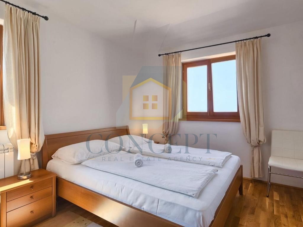 Poreč, okolica, Hiša s bazenom in pogledom na morje, 7 km od morja