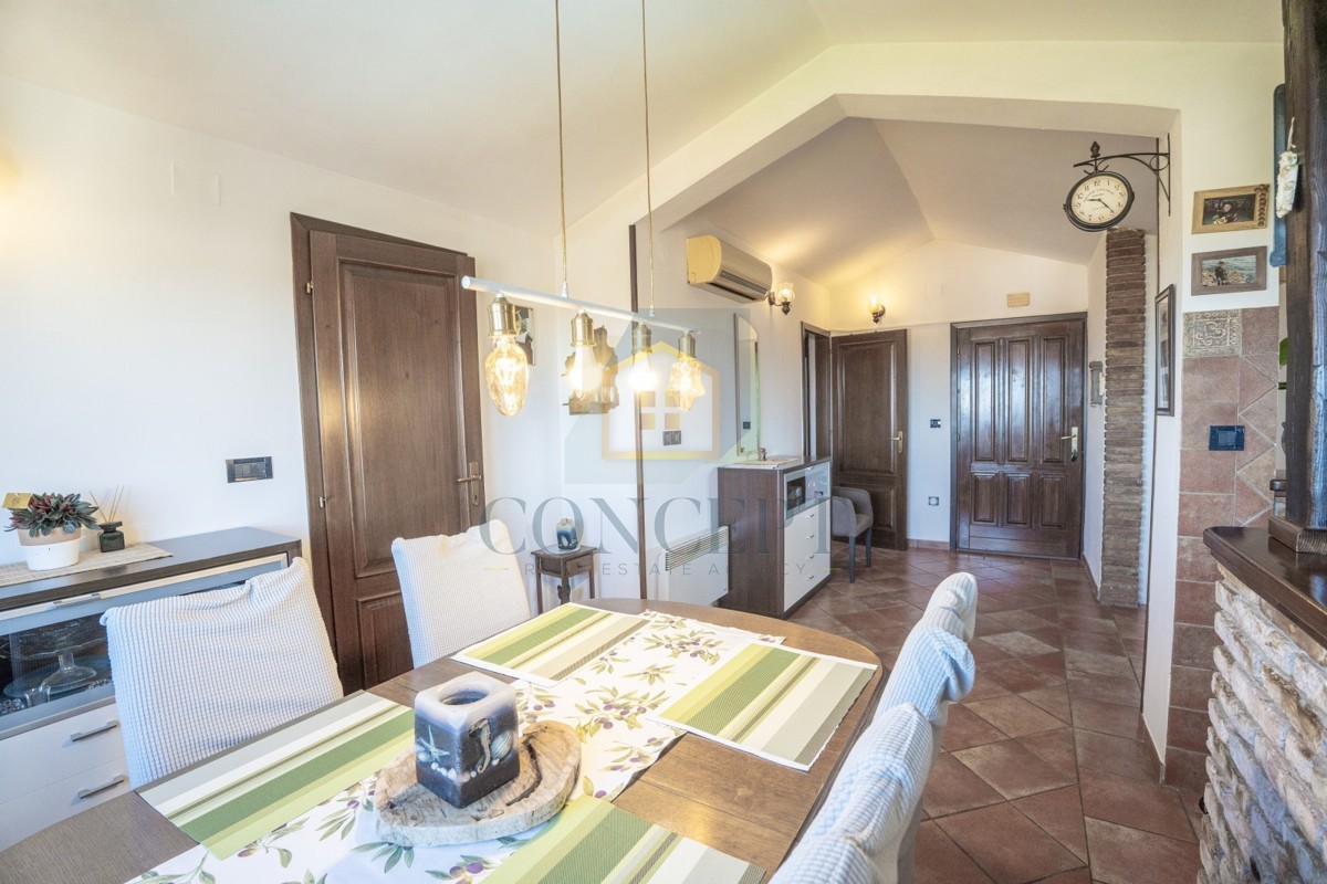 Poreč, okolica, Prostrano stanovanje v 3. nadstropju z pogledom na morje, 4 km od morja