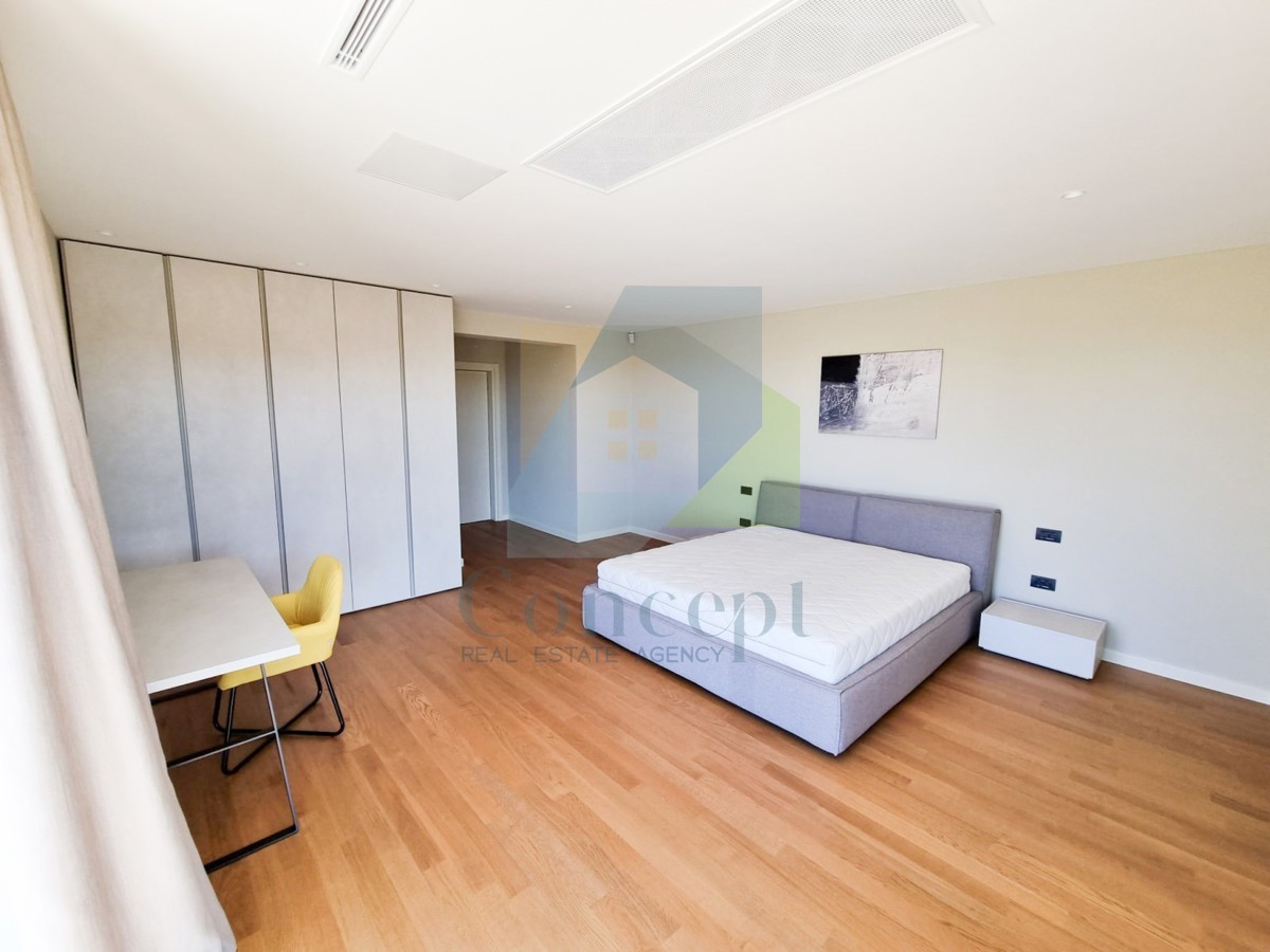 Poreč, okolica, Luksuzna vila s bazenom in pogledom na morje, 12 km od morja