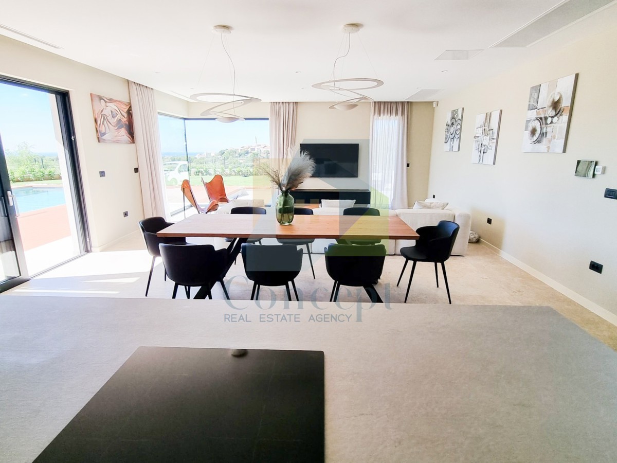 Poreč, okolica, Luksuzna vila s bazenom in pogledom na morje, 12 km od morja