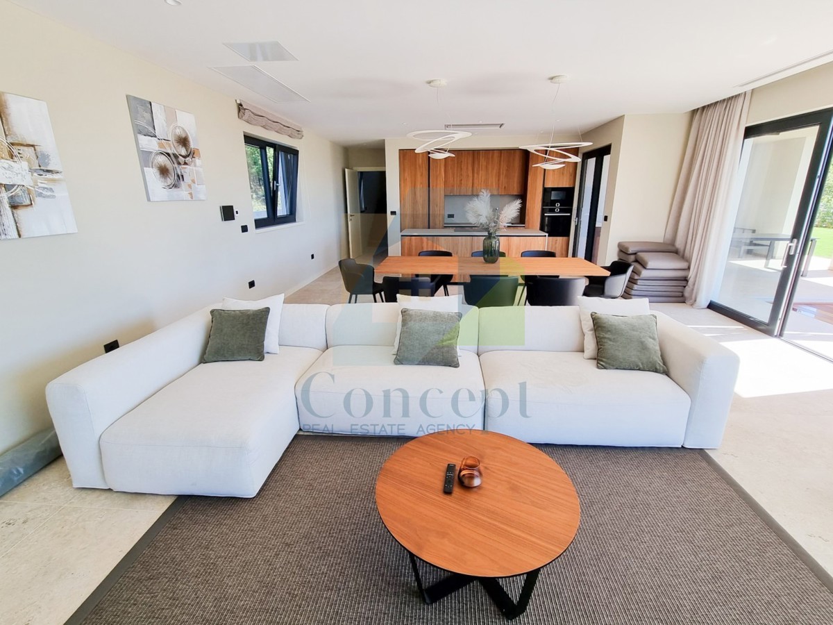 Poreč, okolica, Luksuzna vila s bazenom in pogledom na morje, 12 km od morja