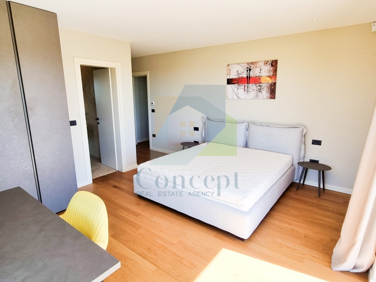 Poreč, okolica, Luksuzna vila s bazenom in pogledom na morje, 12 km od morja