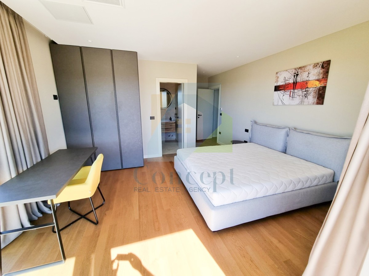 Poreč, okolica, Luksuzna vila s bazenom in pogledom na morje, 12 km od morja