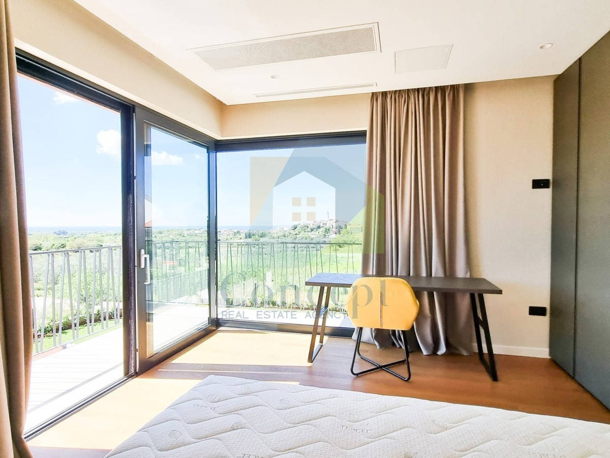 Poreč, okolica, Luksuzna vila s bazenom in pogledom na morje, 12 km od morja