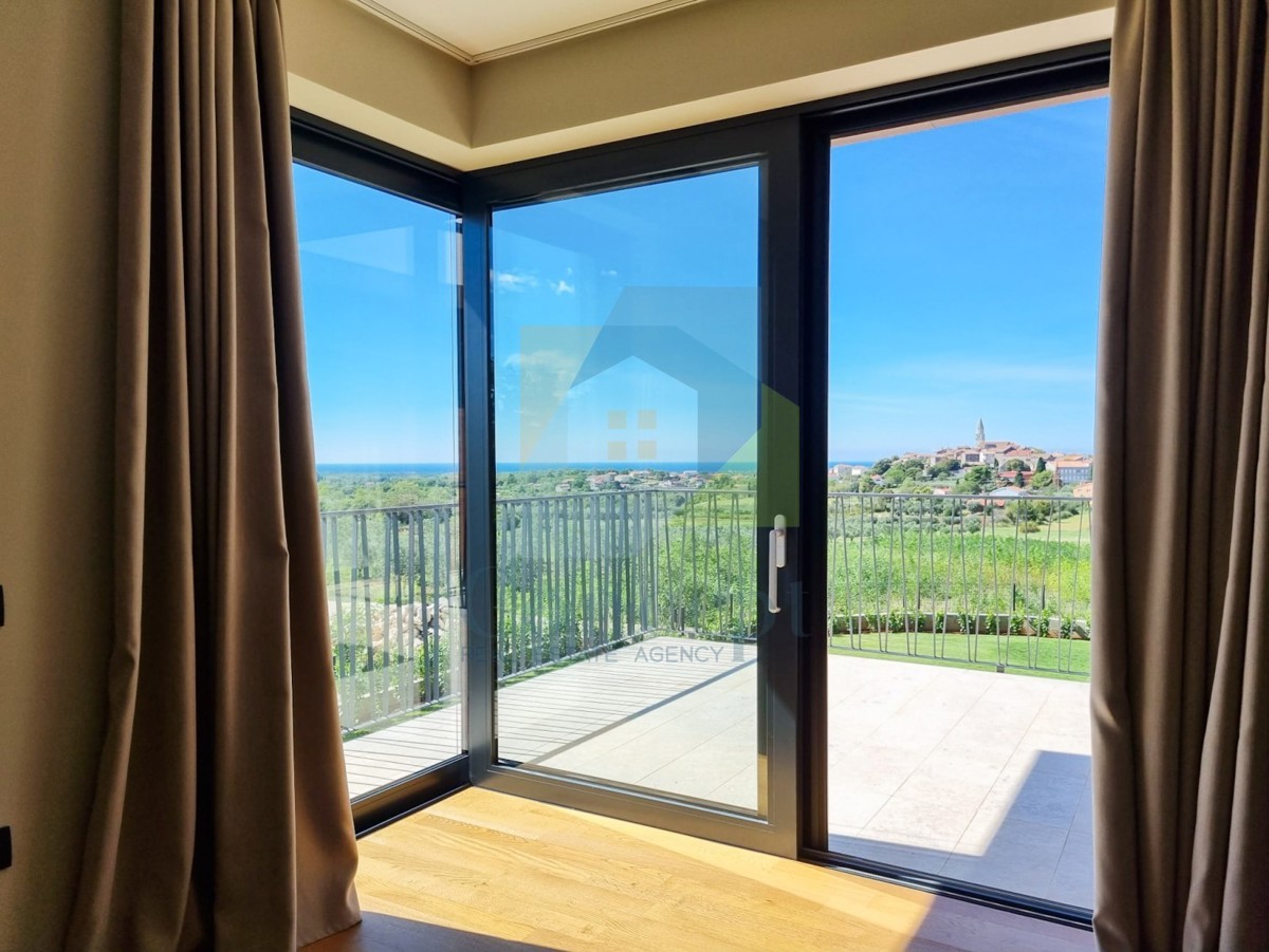 Poreč, okolica, Luksuzna vila s bazenom in pogledom na morje, 12 km od morja