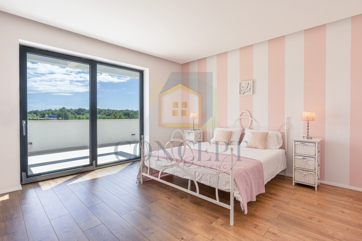 Poreč, okolica, Luksuzna vila s panoramskim pogledom na morje, 10 km od morja