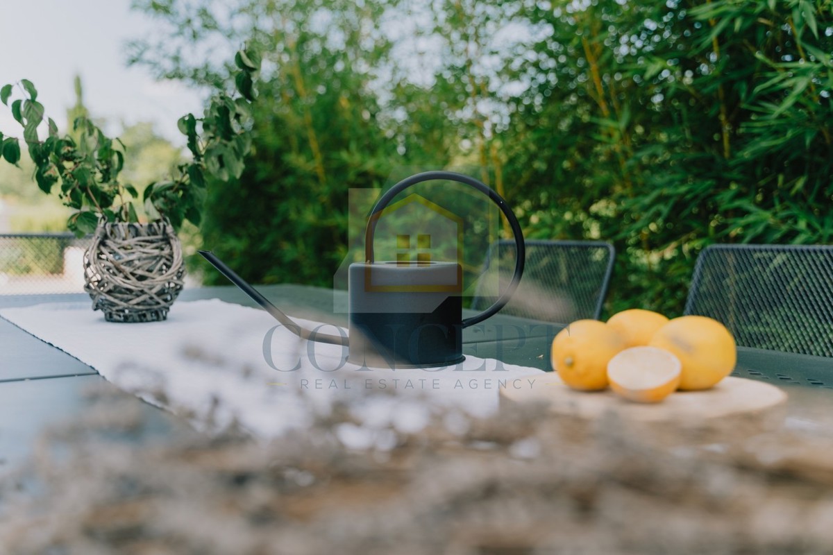 Poreč, okolica, Luksuzna vila s panoramskim pogledom na morje, 10 km od morja
