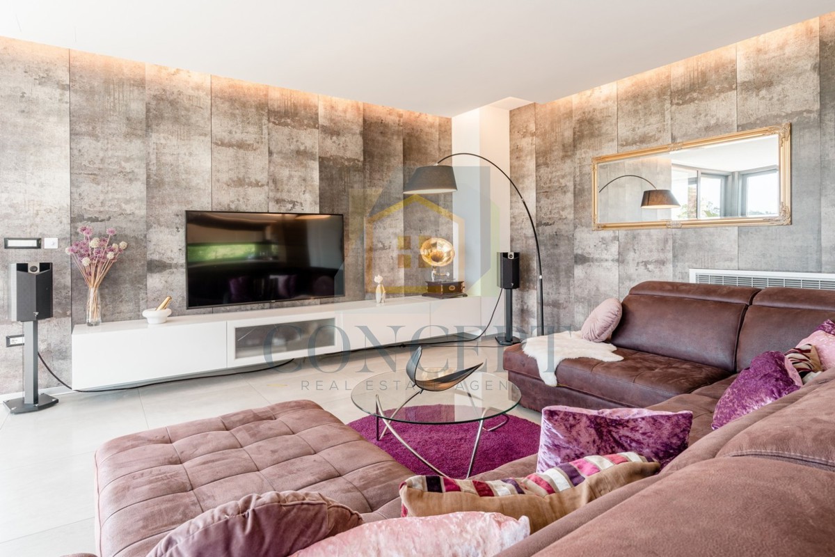 Poreč, okolica, Luksuzna vila s panoramskim pogledom na morje, 10 km od morja