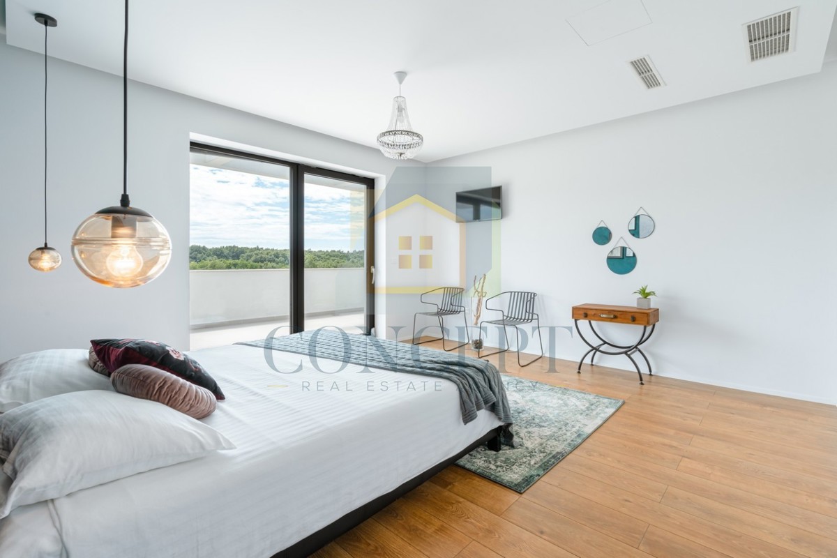 Poreč, okolica, Luksuzna vila s panoramskim pogledom na morje, 10 km od morja