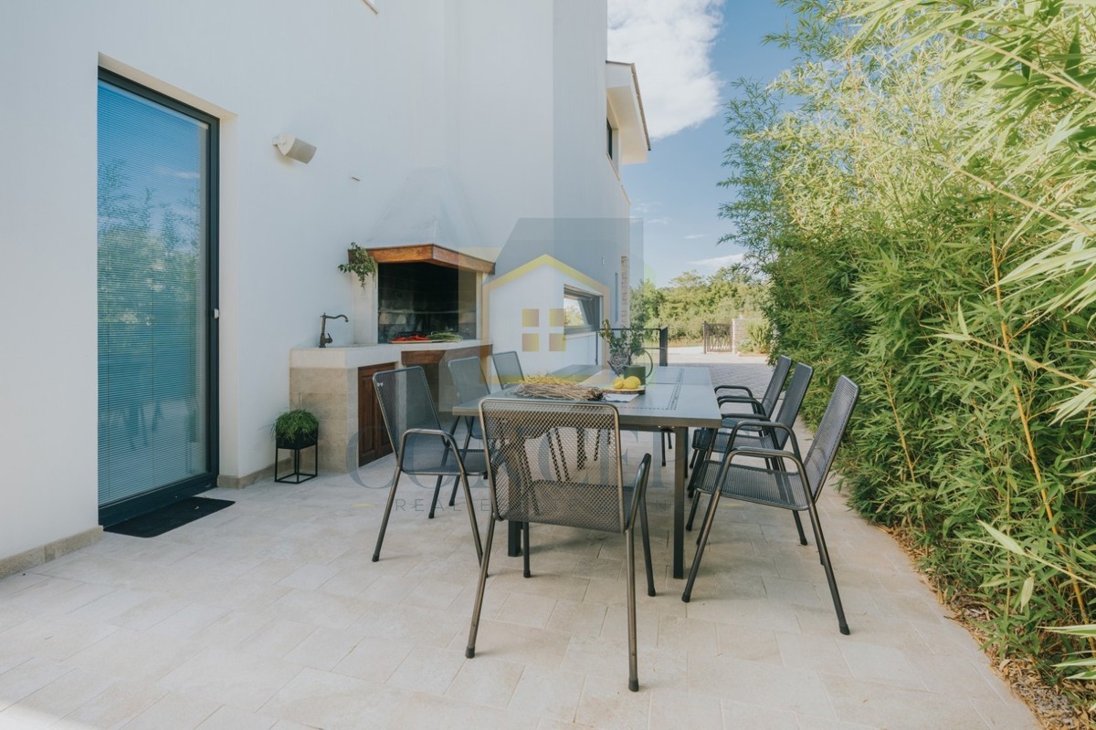 Poreč, okolica, Luksuzna vila s panoramskim pogledom na morje, 10 km od morja