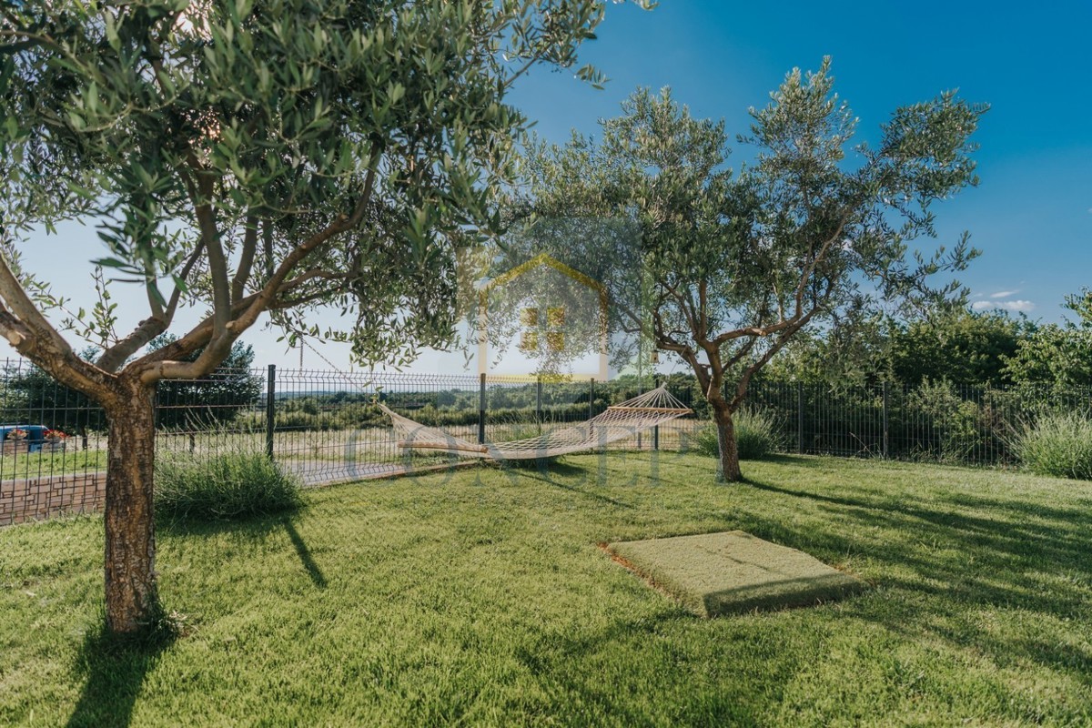 Poreč, okolica, Luksuzna vila s panoramskim pogledom na morje, 10 km od morja