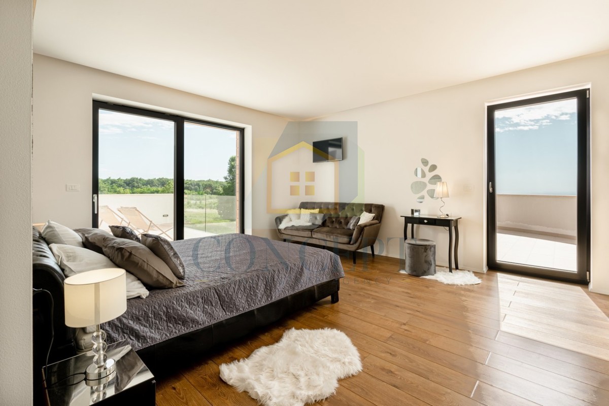 Poreč, okolica, Luksuzna vila s panoramskim pogledom na morje, 10 km od morja