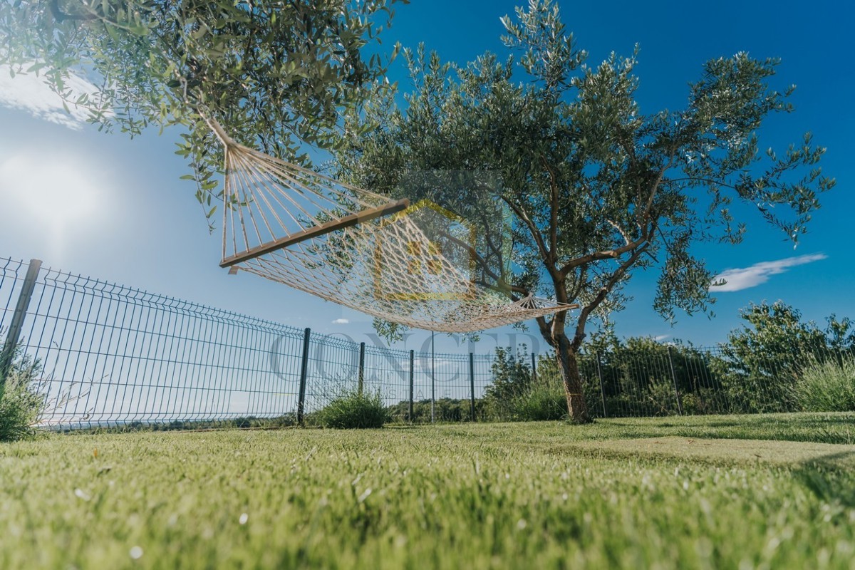 Poreč, okolica, Luksuzna vila s panoramskim pogledom na morje, 10 km od morja