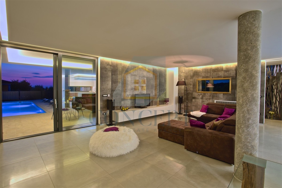 Poreč, okolica, Luksuzna vila s panoramskim pogledom na morje, 10 km od morja