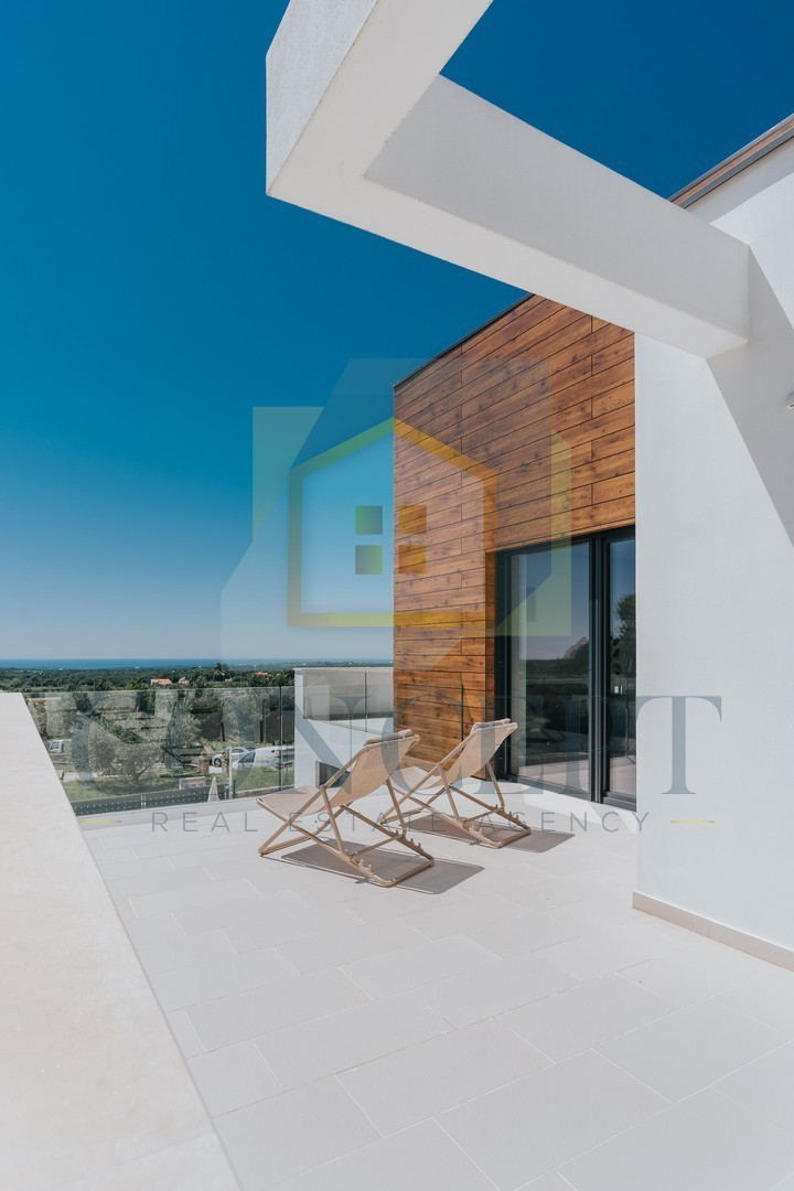 Poreč, okolica, Luksuzna vila s panoramskim pogledom na morje, 10 km od morja