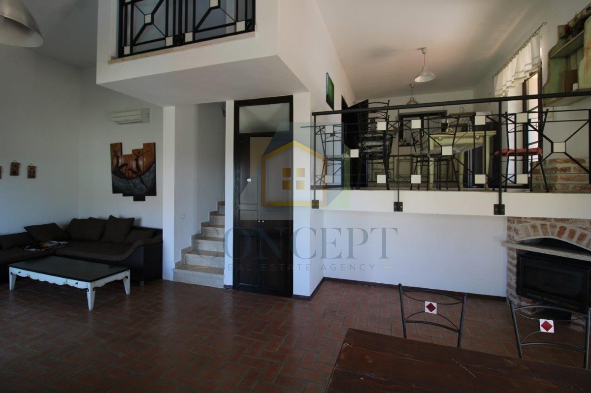 Poreč, okolica, Šarmantna kamnita vila s bazenom in pogledom na morje, 15 km od morja