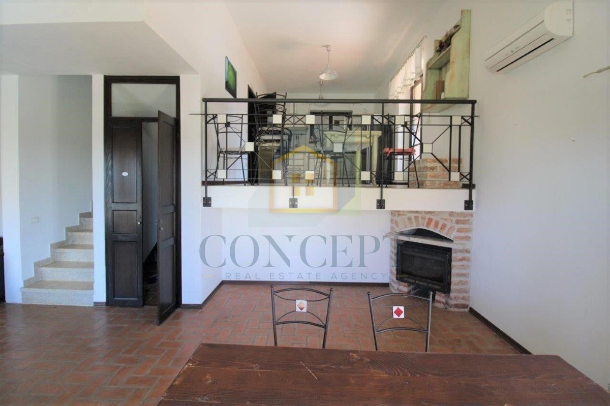 Poreč, okolica, Šarmantna kamnita vila s bazenom in pogledom na morje, 15 km od morja